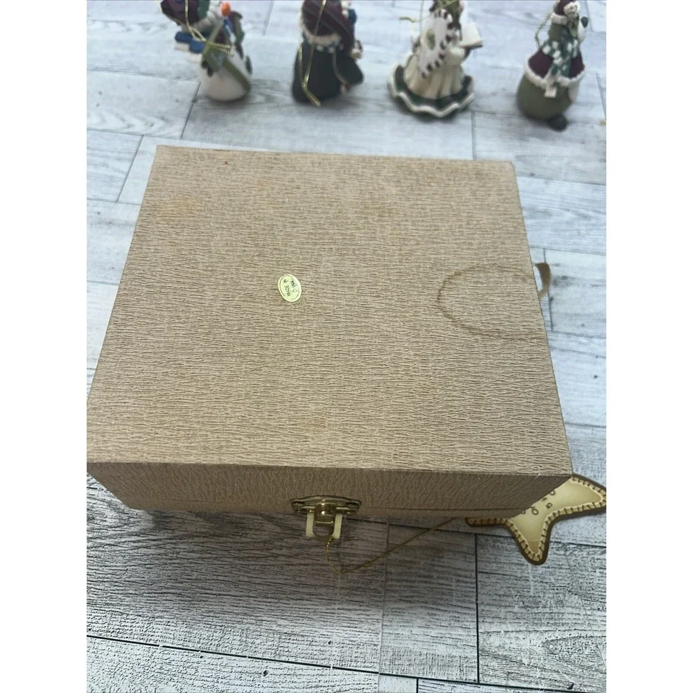 5 Vintage Handmade Polymer Clay Christmas Ornaments & Decorative Box‎